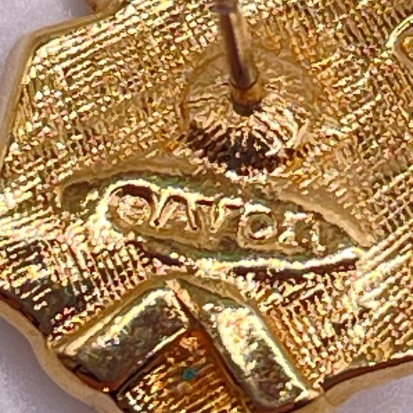 Vintage Avon Signed Gold Tone Rhinestone Present Pierced Post Earrings - Picture 8 of 8